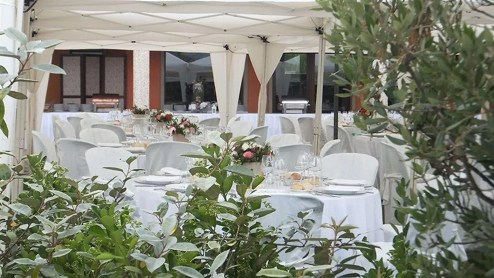 Janas Country Resort Mores Italy